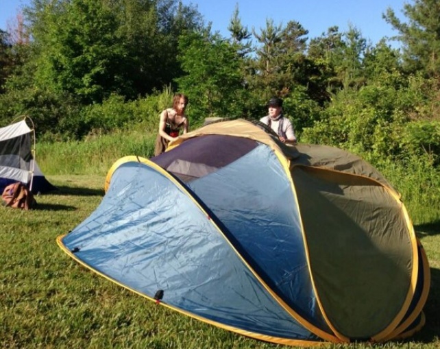 "Squid Newb" setting up a tent...