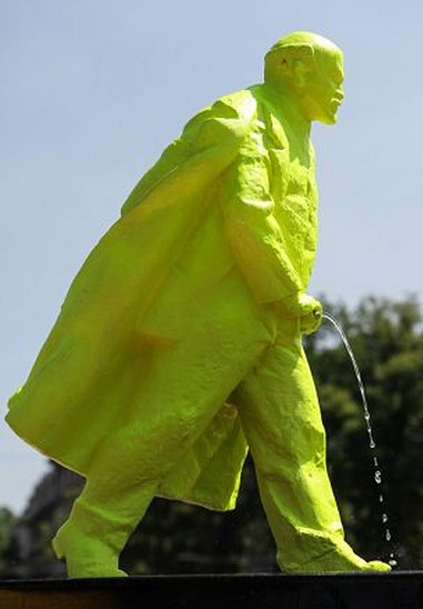 Пошел себе Сакура Сондерс!